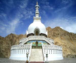  LEH - LADAKH with NUBRA VALLEY & Pangong  6 Night